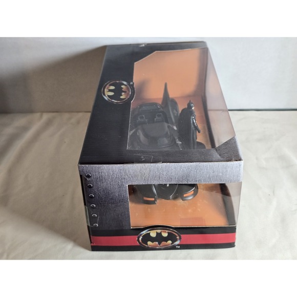 Batmobile and Batman Die Cast Action Figure Jada Collectible Vehicle Display DC - Picture 3 of 6